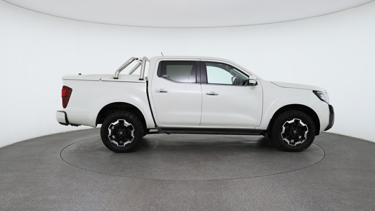 Nissan Navara image 4