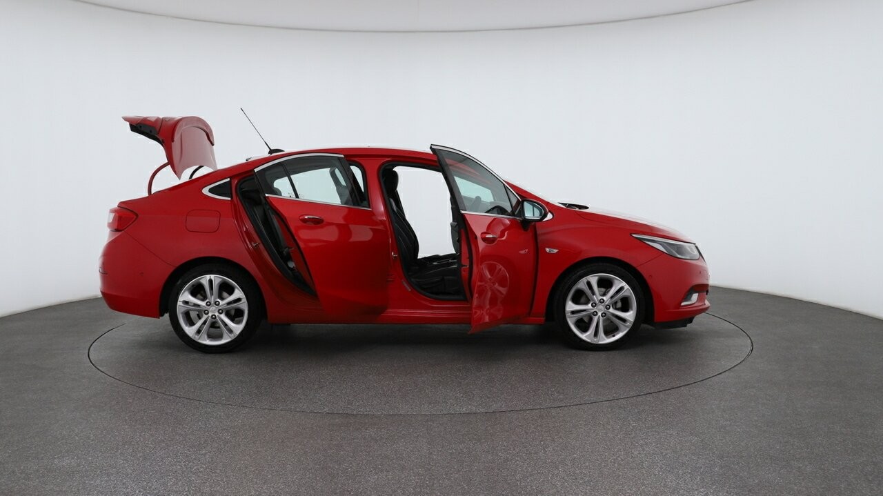 Holden Astra image 4
