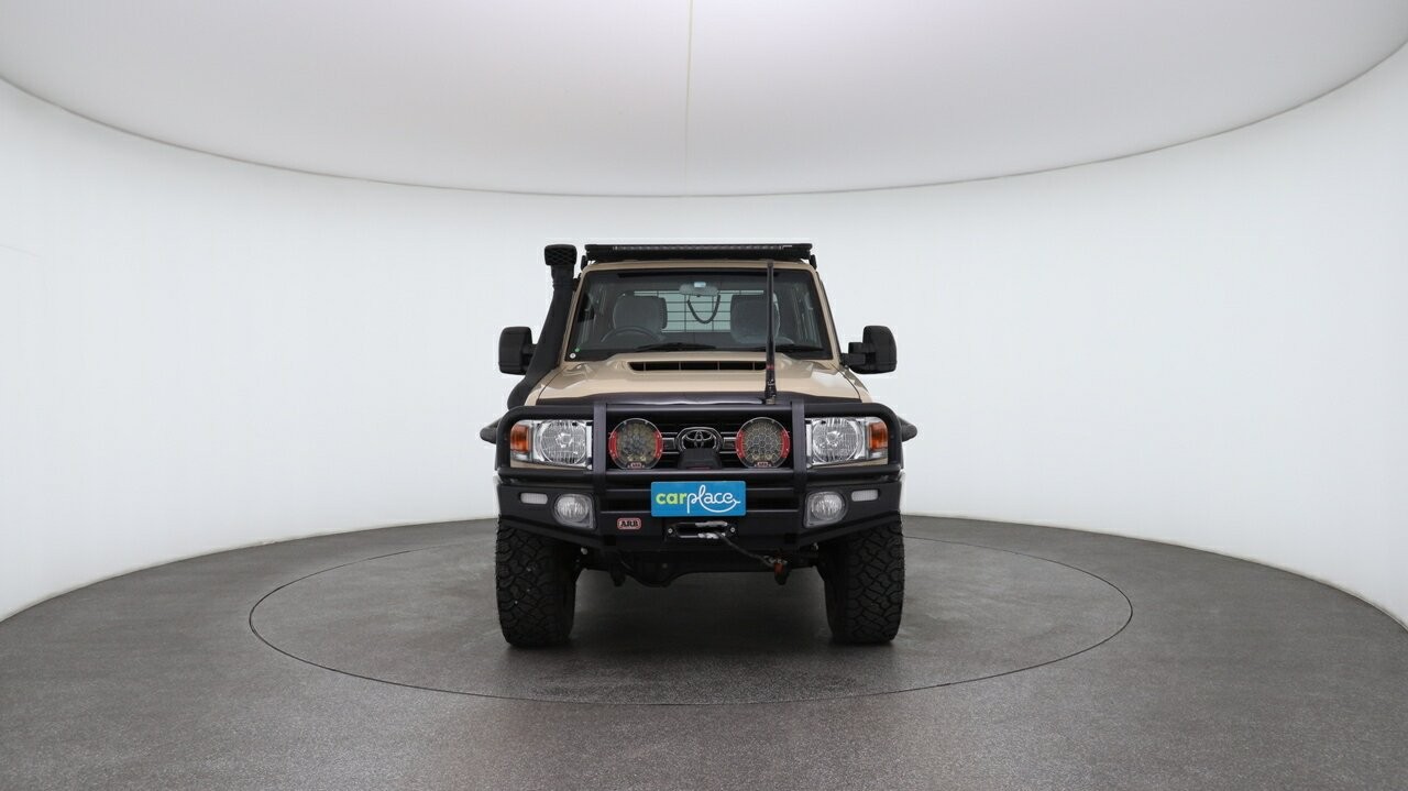 Toyota Landcruiser image 2