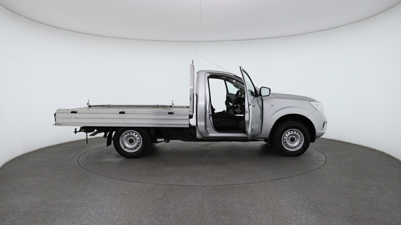 Nissan Navara image 4