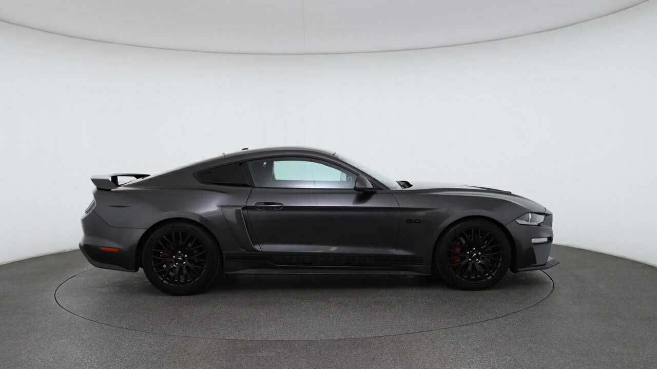 Ford Mustang image 3