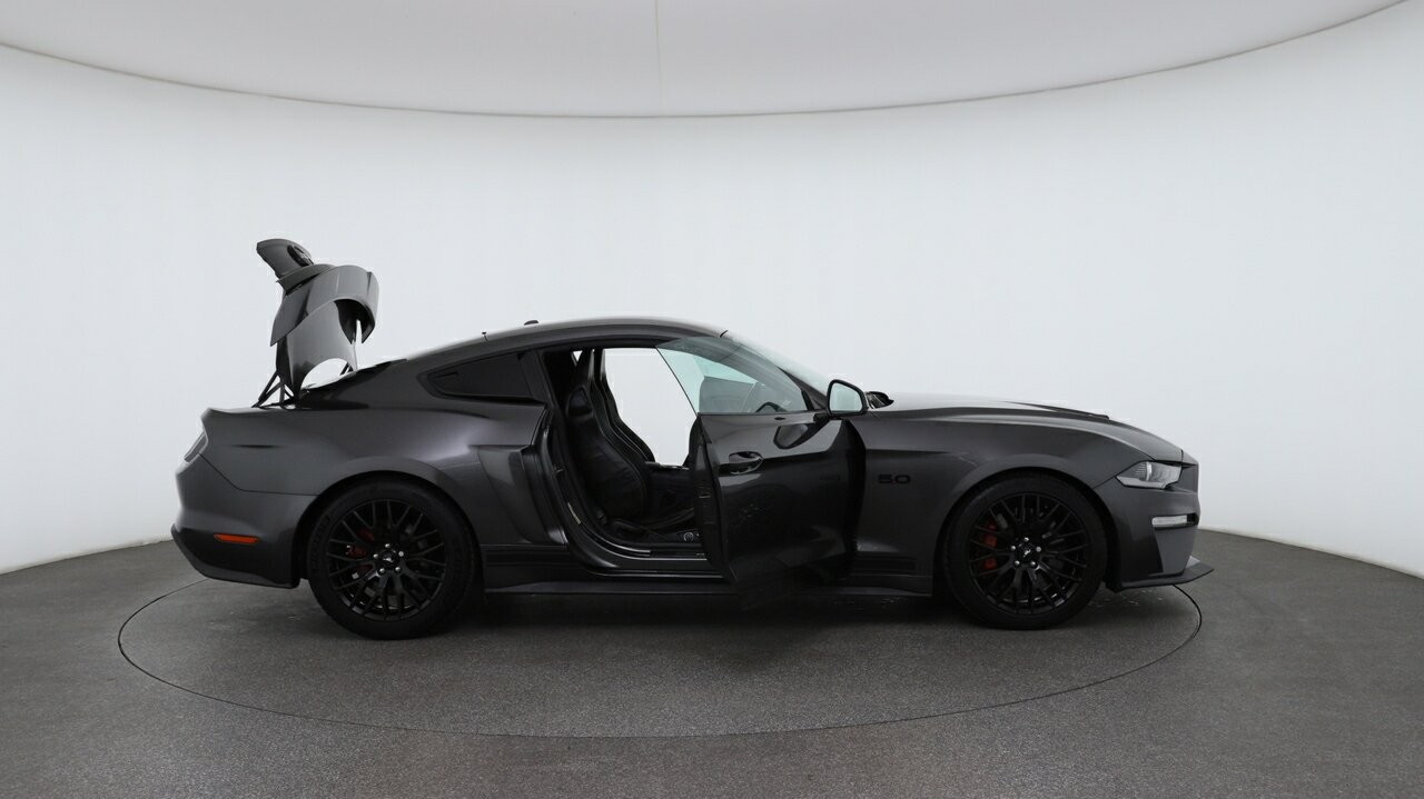 Ford Mustang image 4
