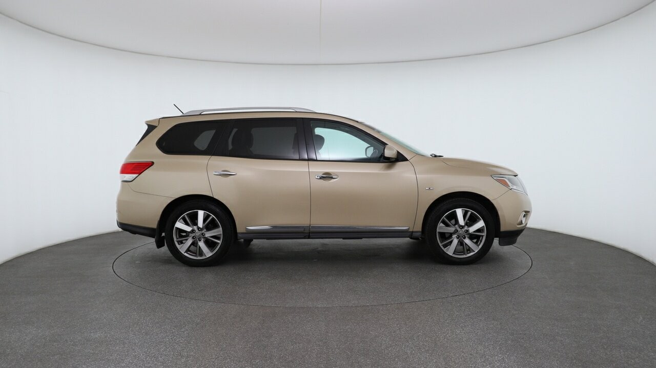 Nissan Pathfinder image 3
