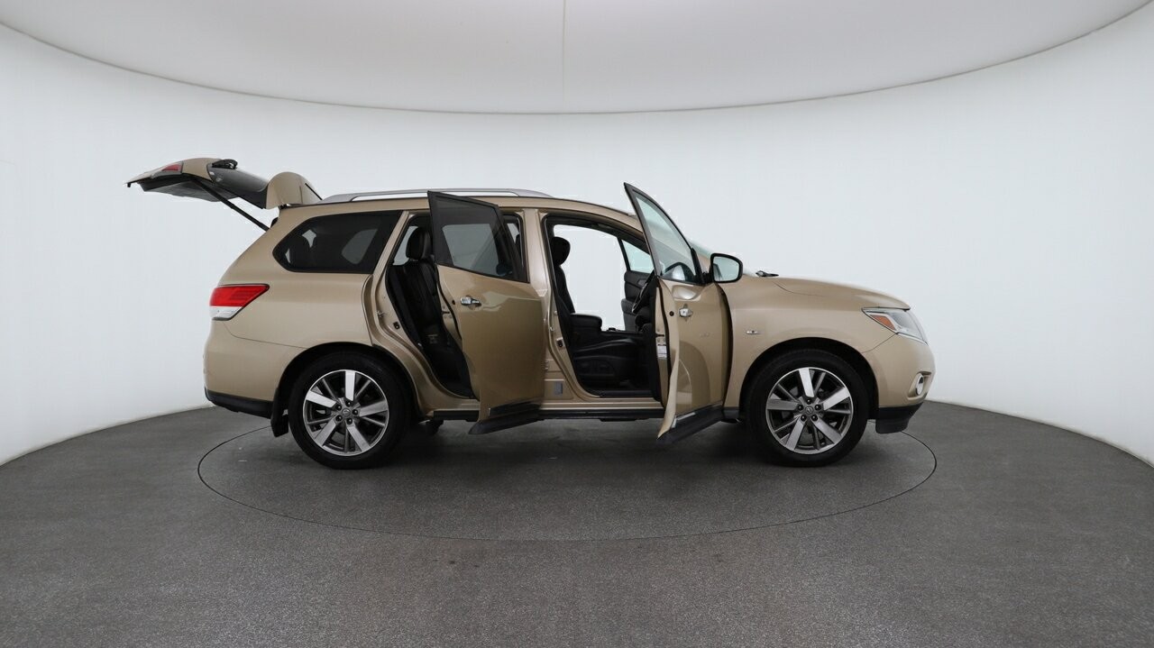 Nissan Pathfinder image 4