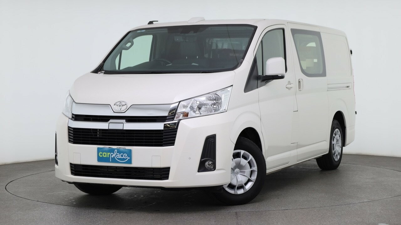 Toyota Hiace image 2