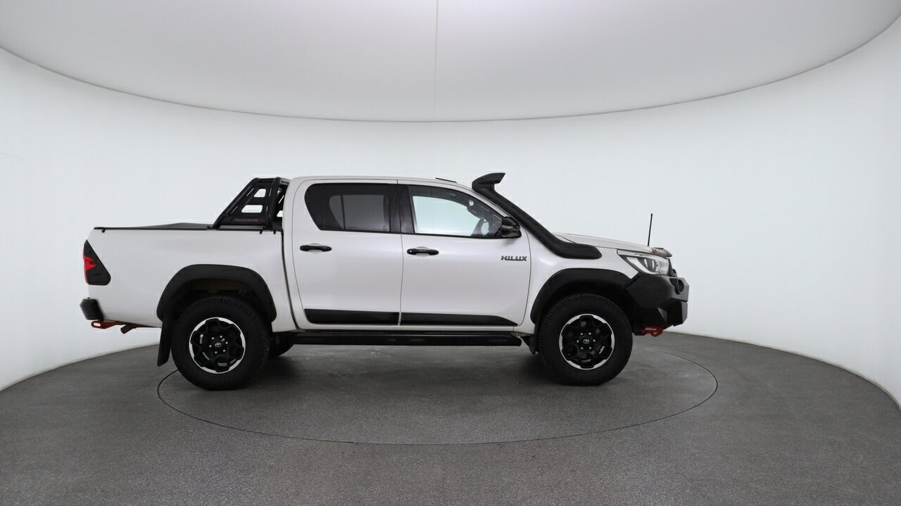 Toyota Hilux image 3
