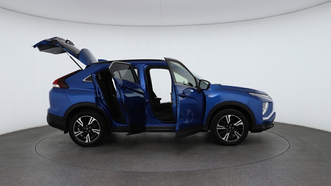 Mitsubishi Eclipse Cross image 4