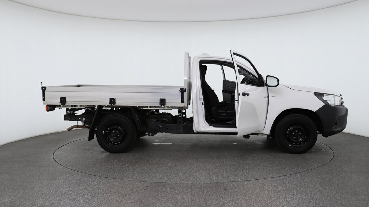 Toyota Hilux image 4