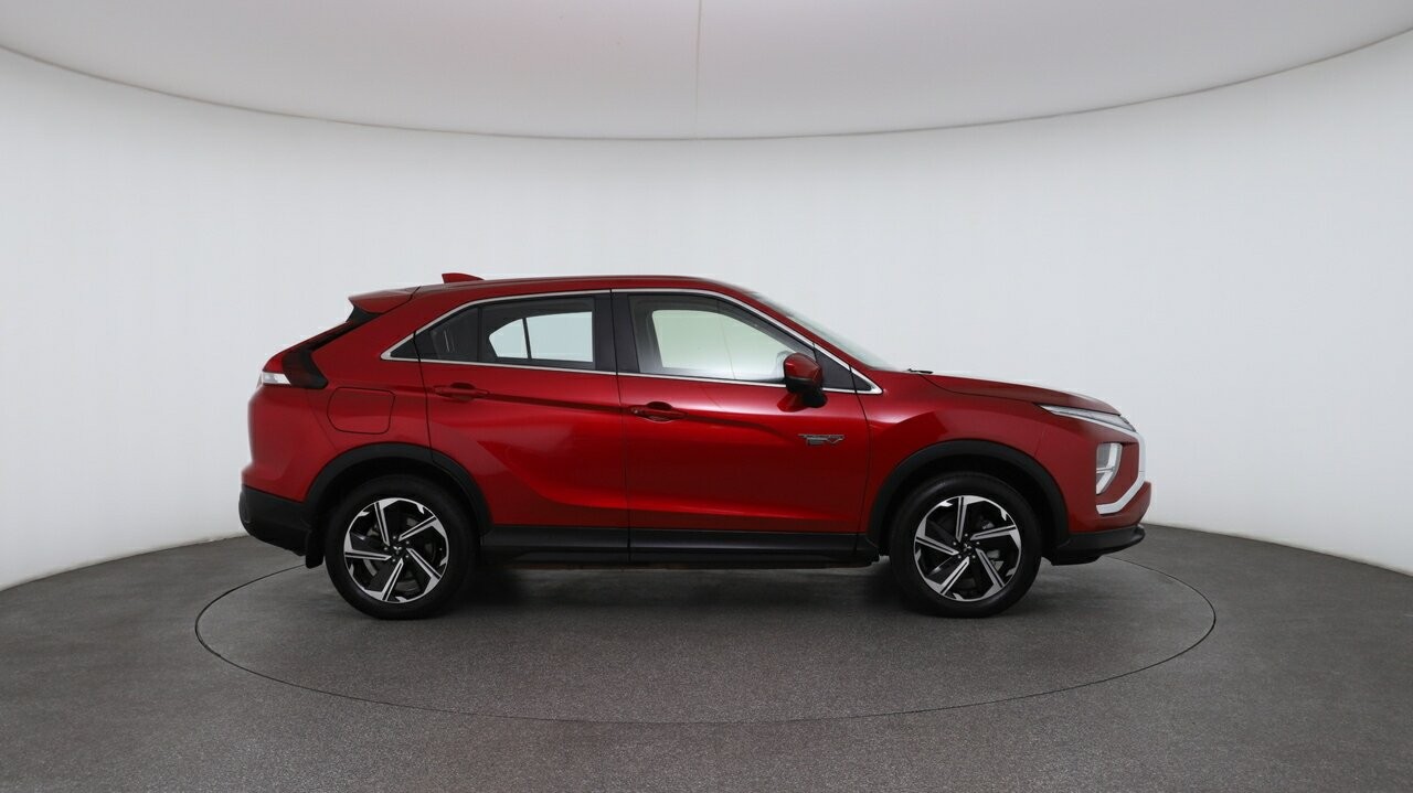 Mitsubishi Eclipse Cross image 3