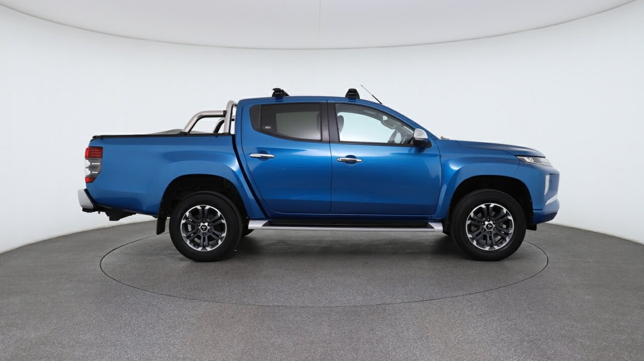 Mitsubishi Triton image 3