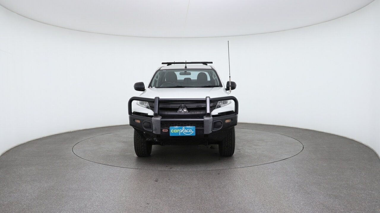 Mitsubishi Triton image 2