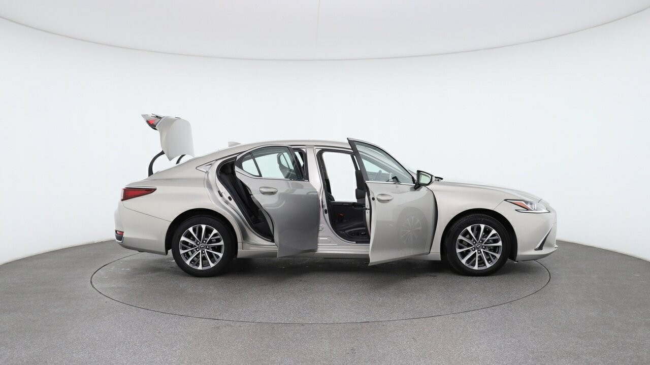 Lexus Es image 3