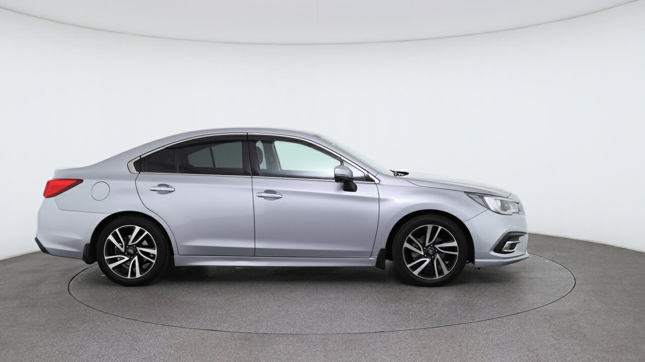 Subaru Liberty image 3