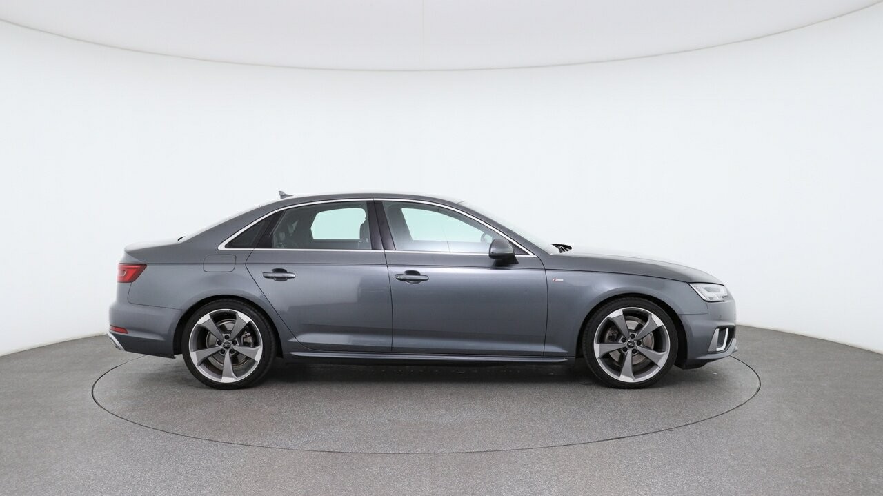 Audi A4 image 3