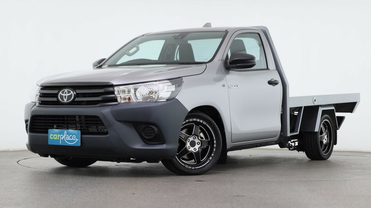 Toyota Hilux image 2