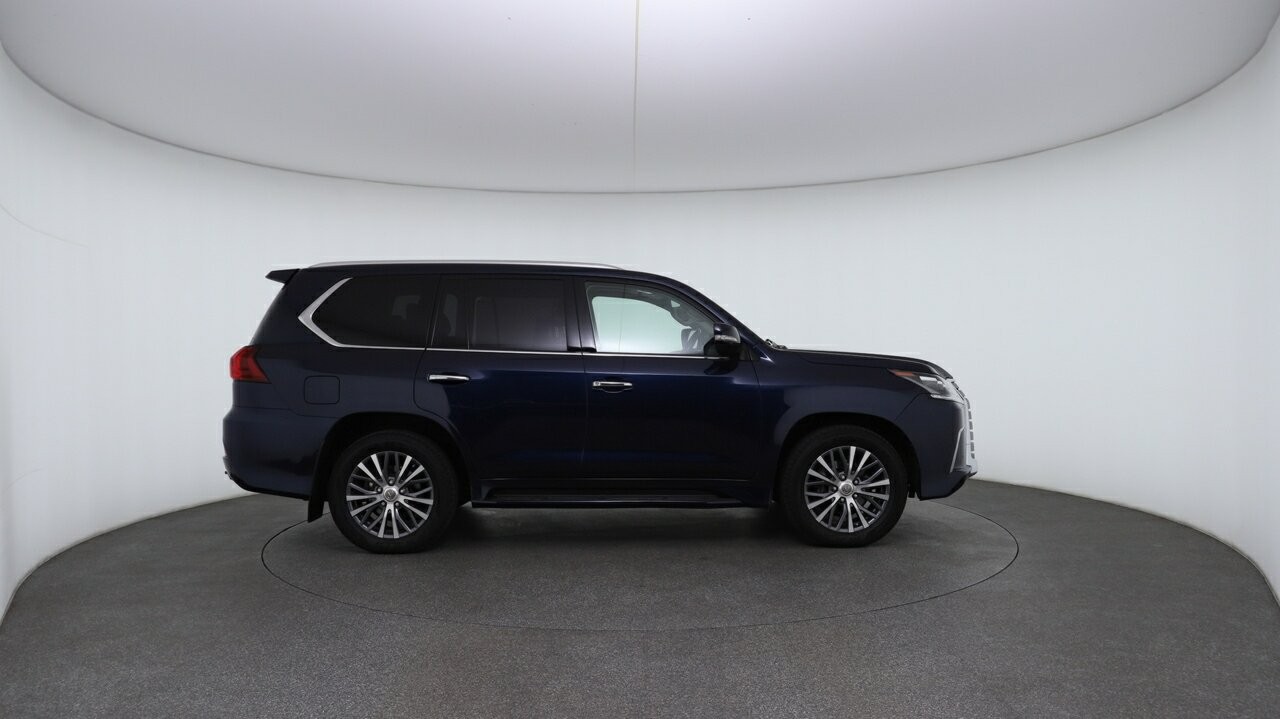 Lexus Lx image 3