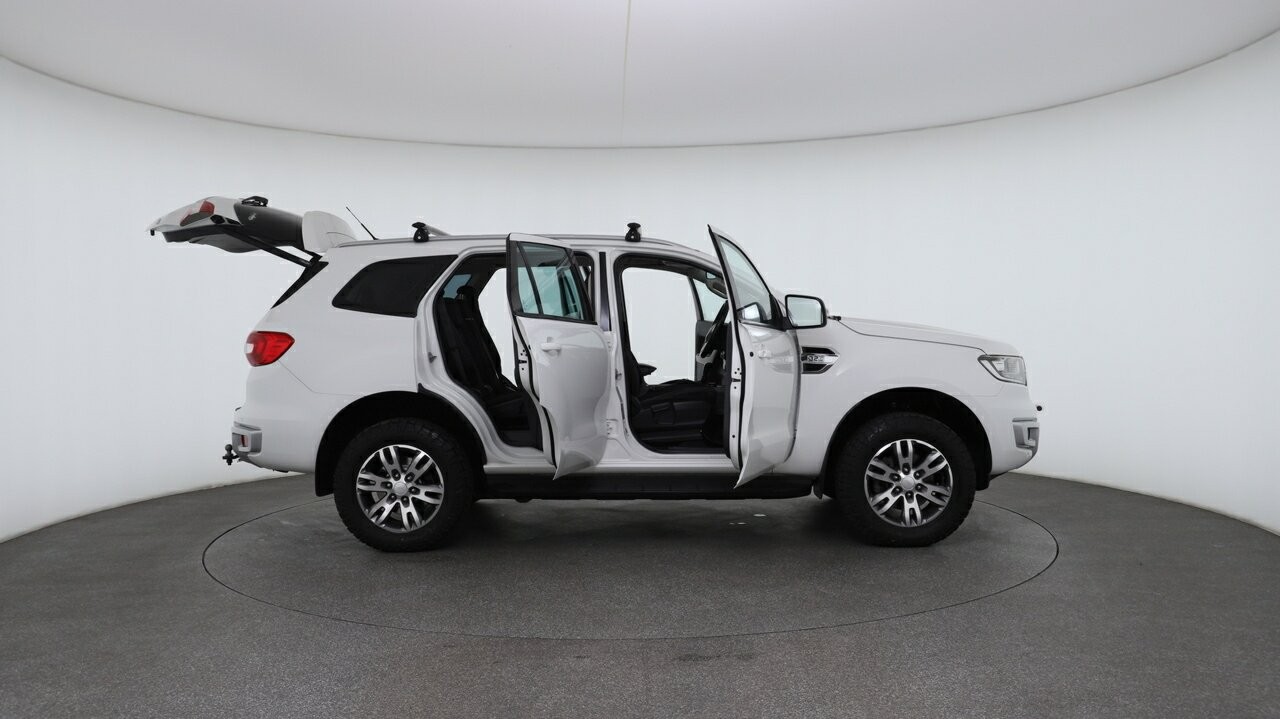 Ford Everest image 4