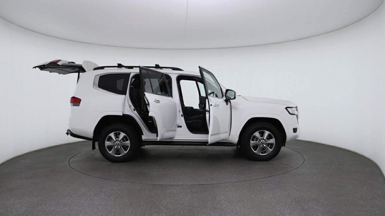 Toyota Landcruiser image 4