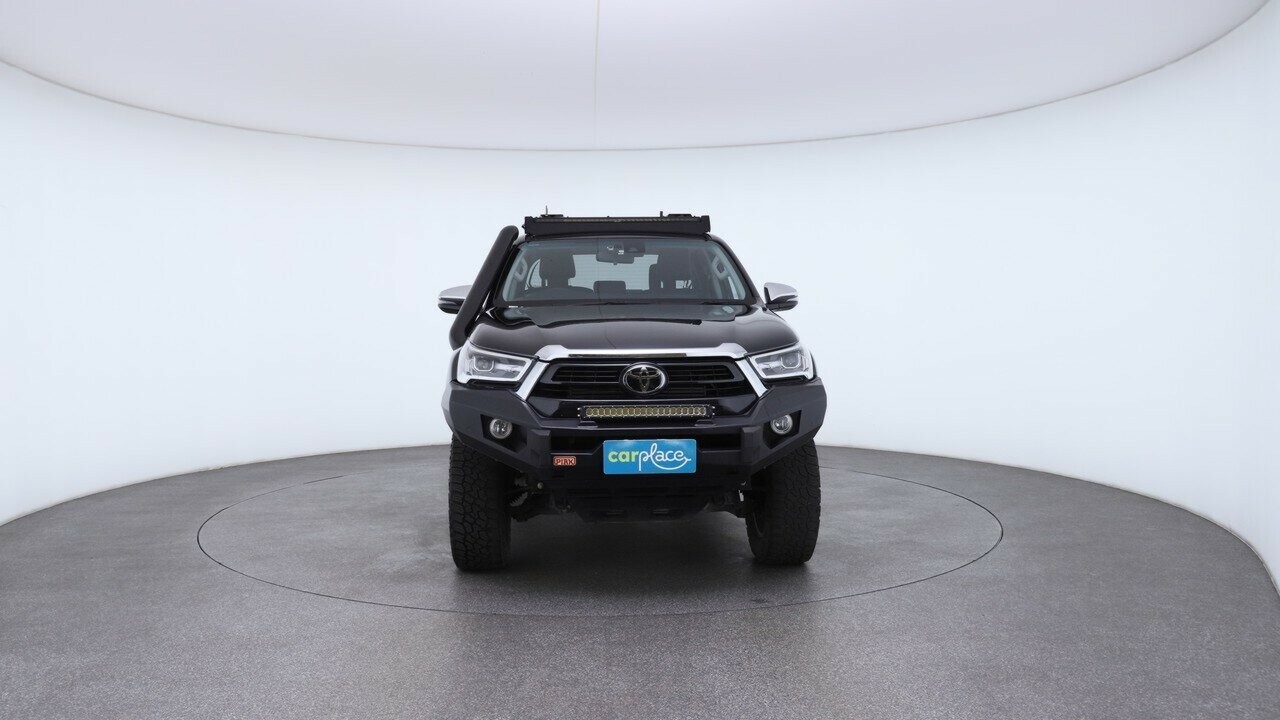 Toyota Hilux image 2