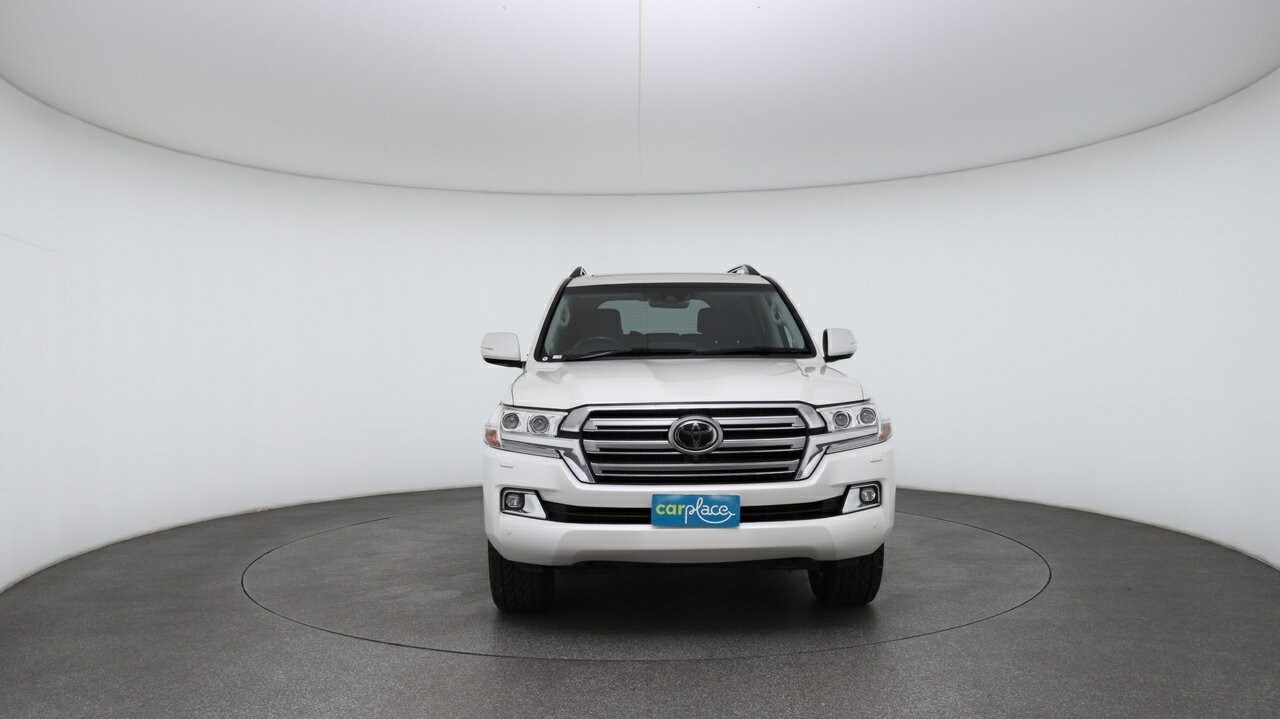 Toyota Landcruiser image 2