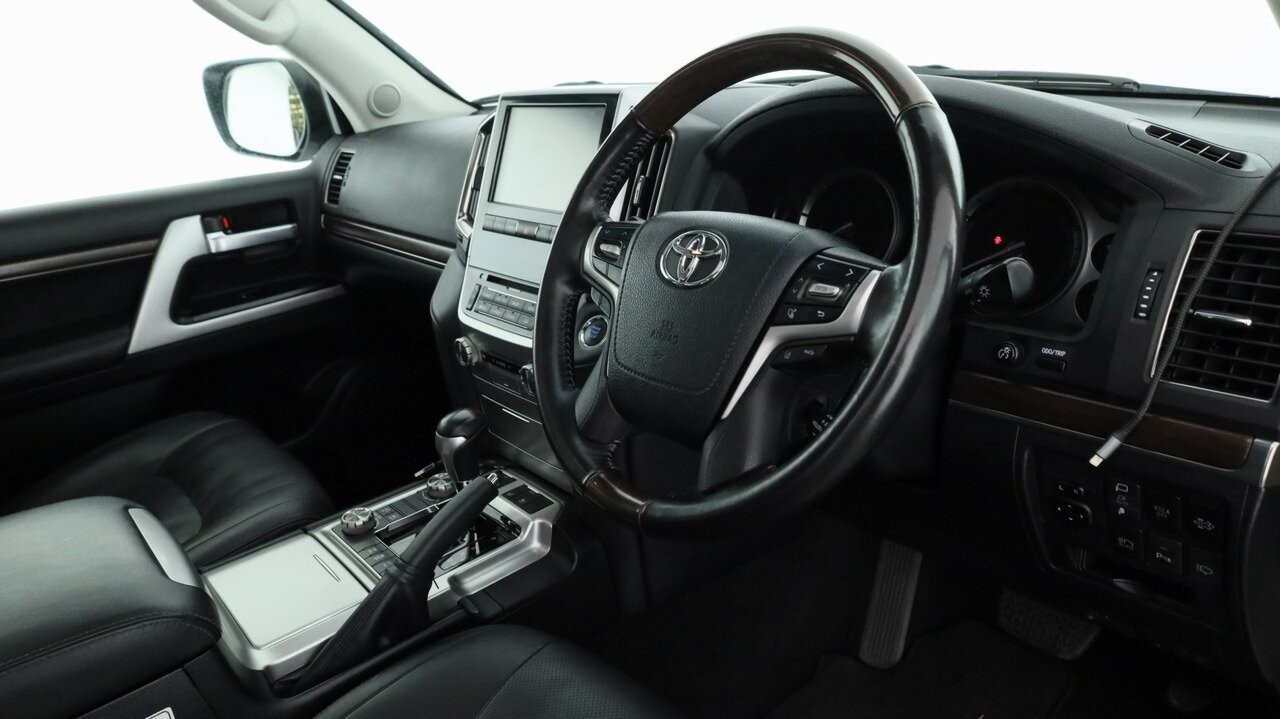 Toyota Landcruiser image 4