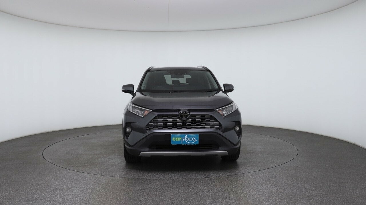 Toyota Rav4 image 2