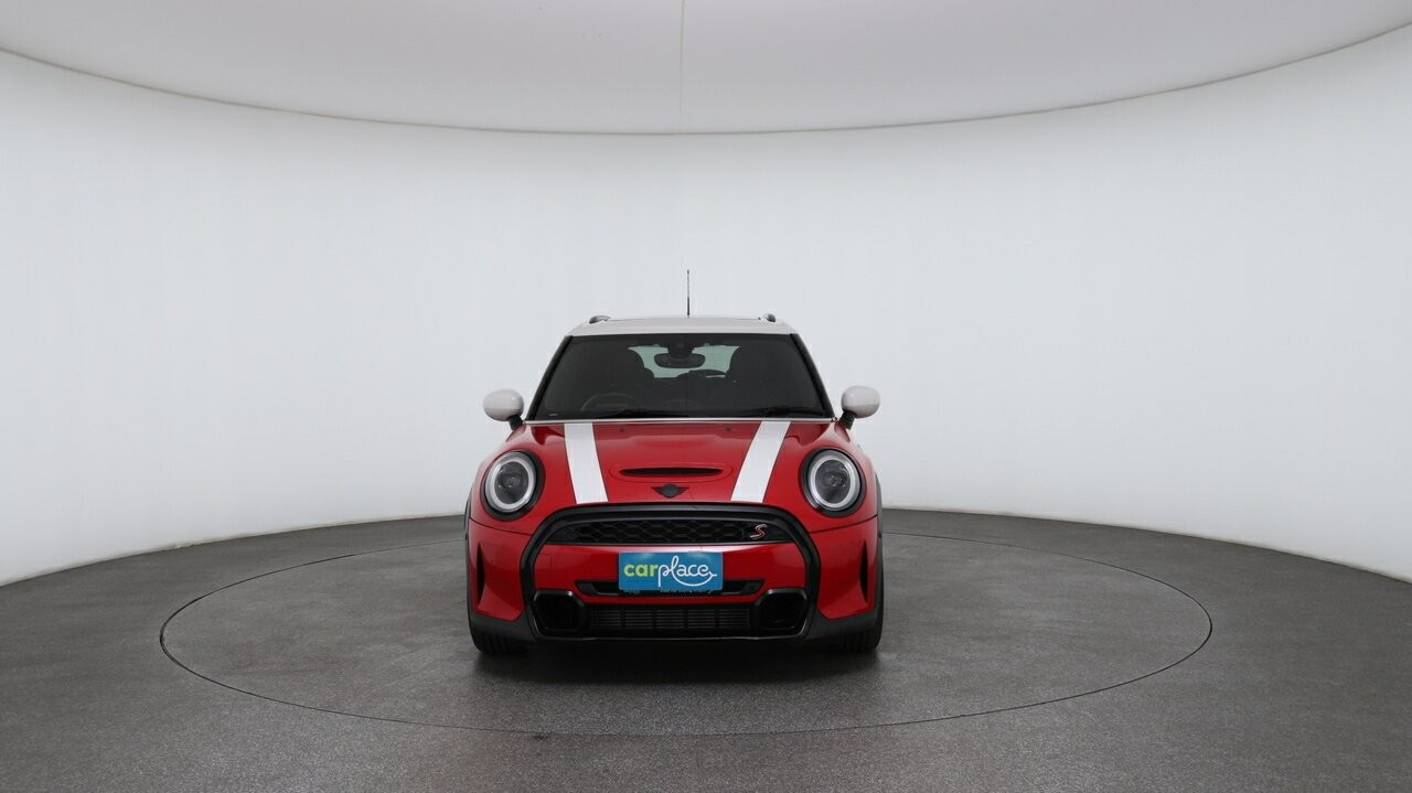 Mini Hatch image 2