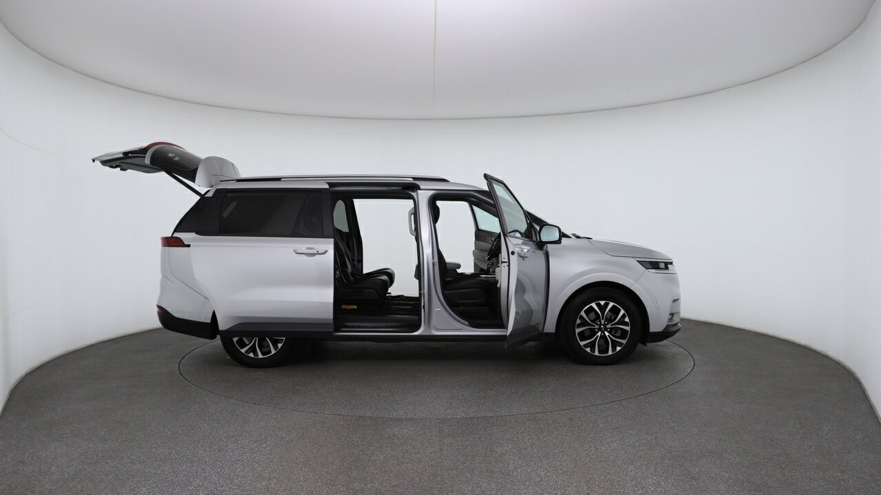 Kia Carnival image 4