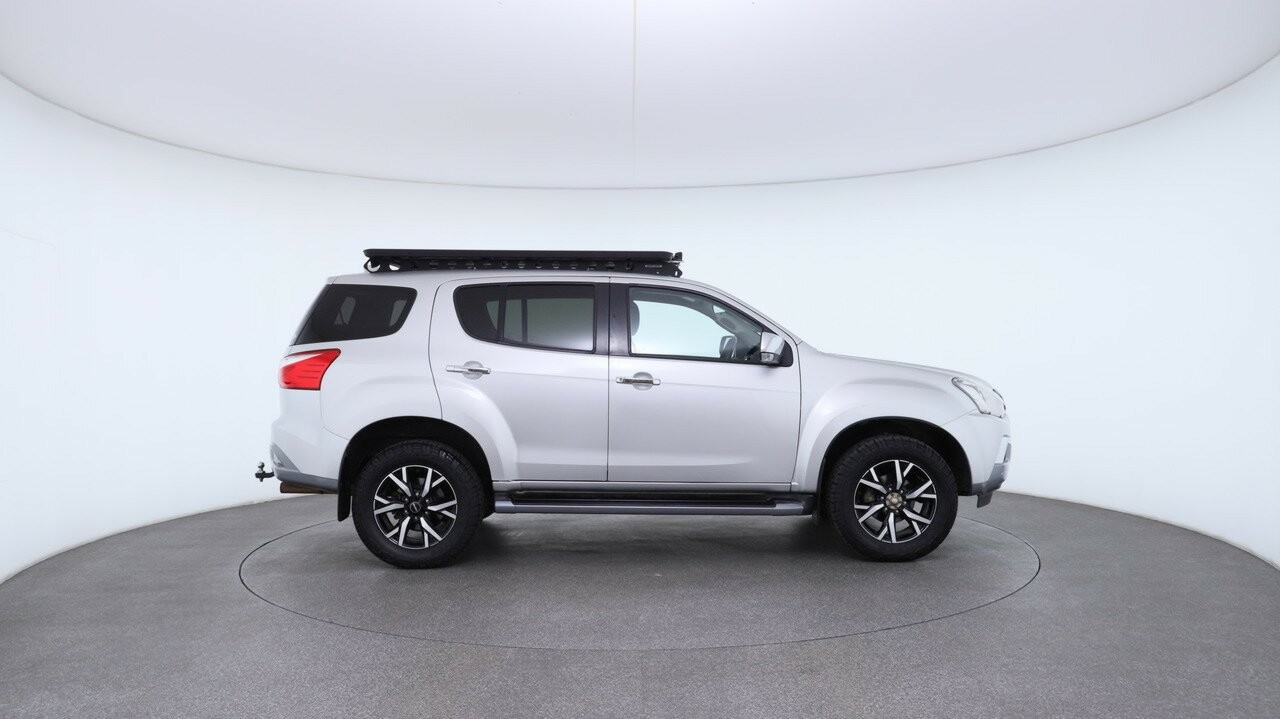 Isuzu Mu-x image 4