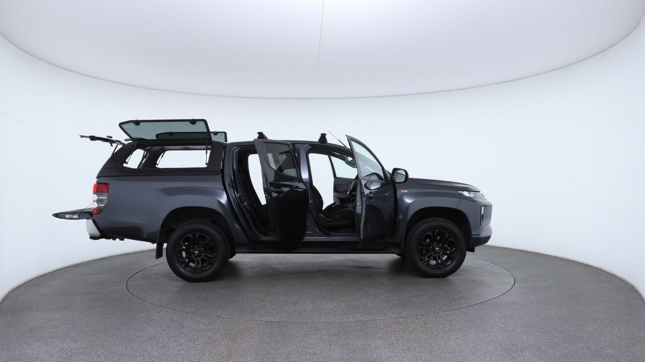 Mitsubishi Triton image 4