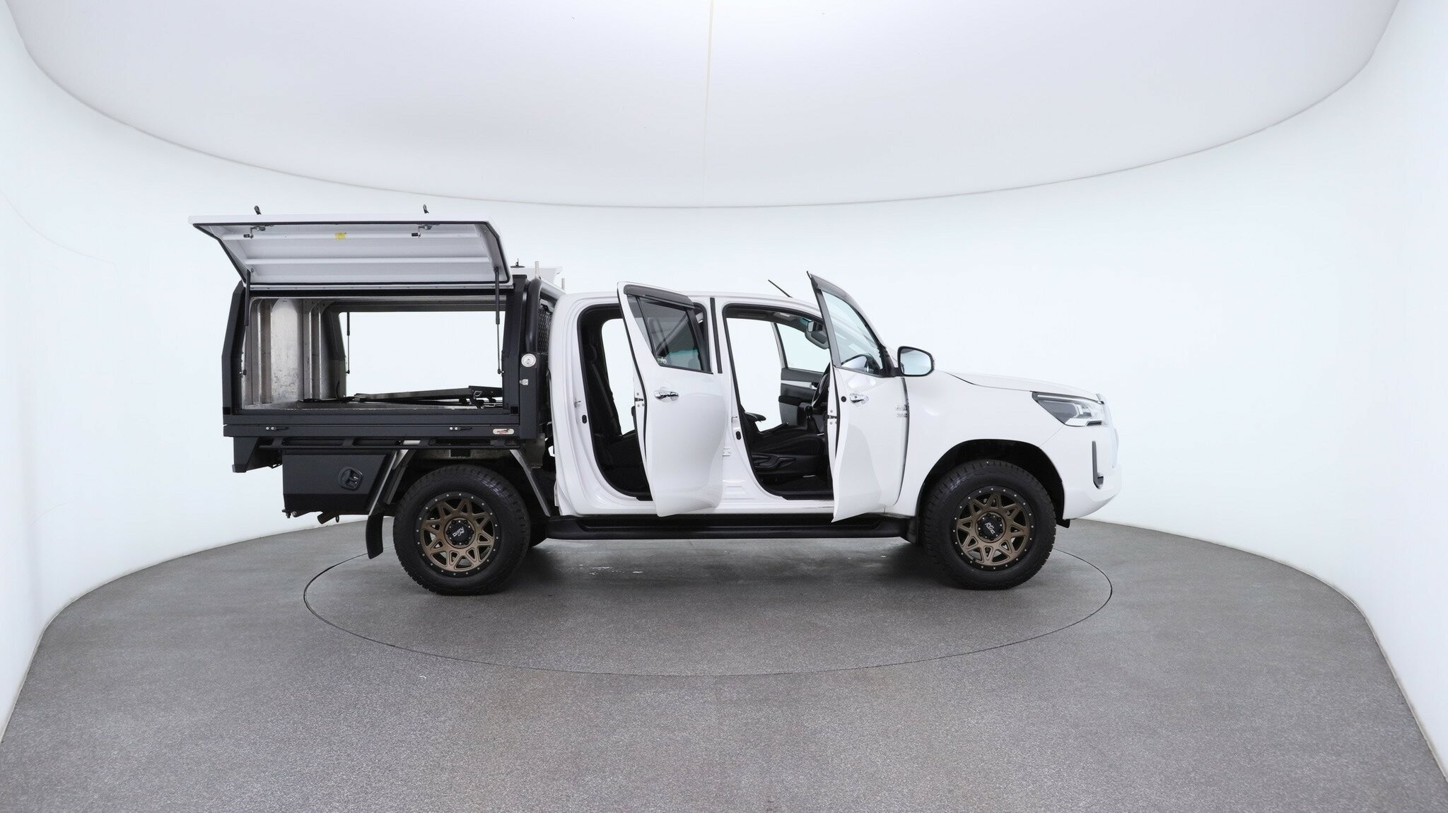 Toyota Hilux image 4