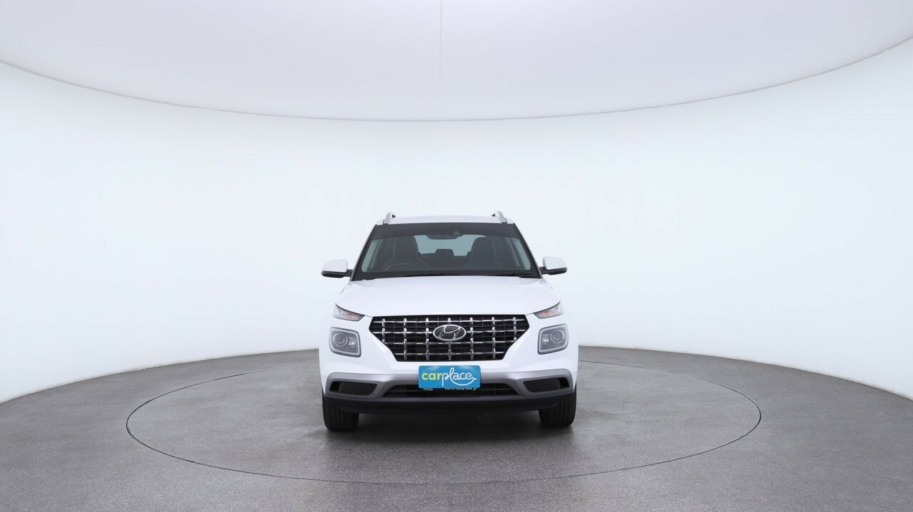 Hyundai Venue image 2