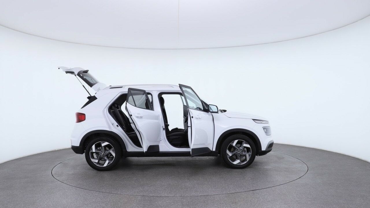 Hyundai Venue image 4