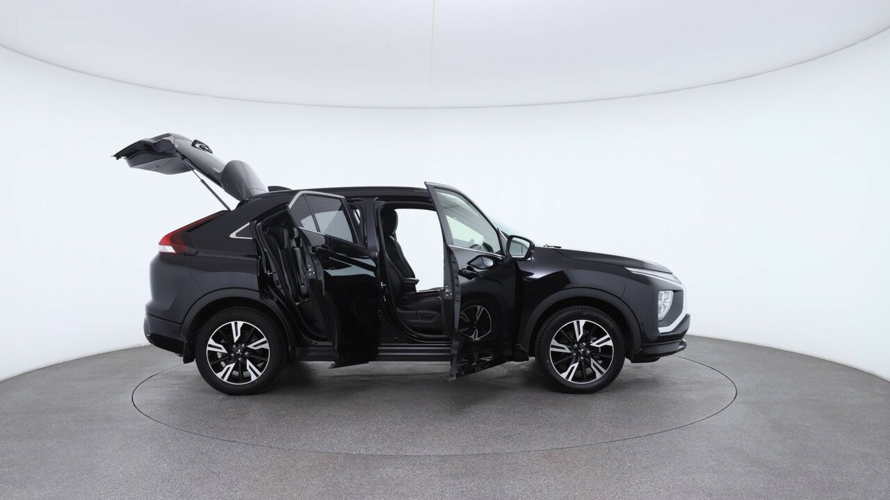 Mitsubishi Eclipse Cross image 4