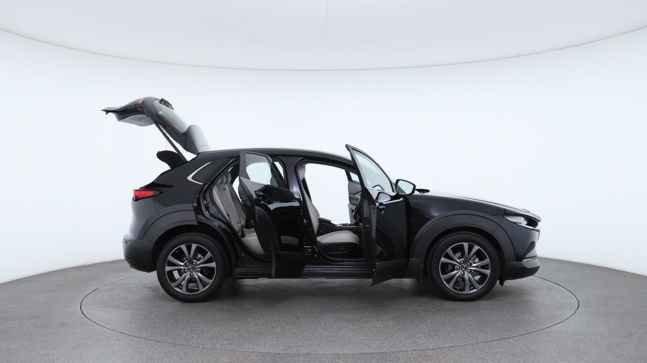 Mazda Cx-30 image 4