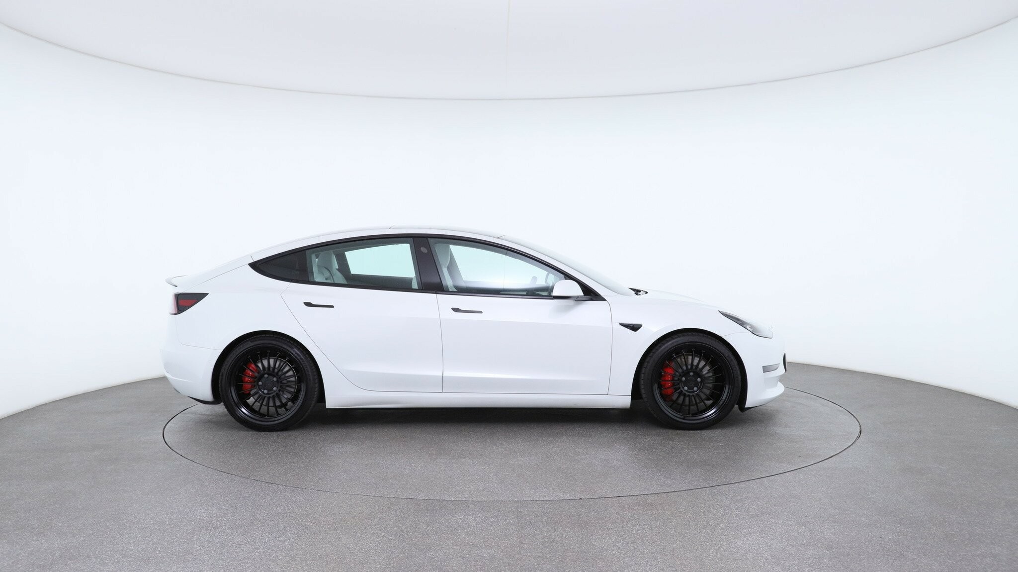 Tesla Model 3 image 3