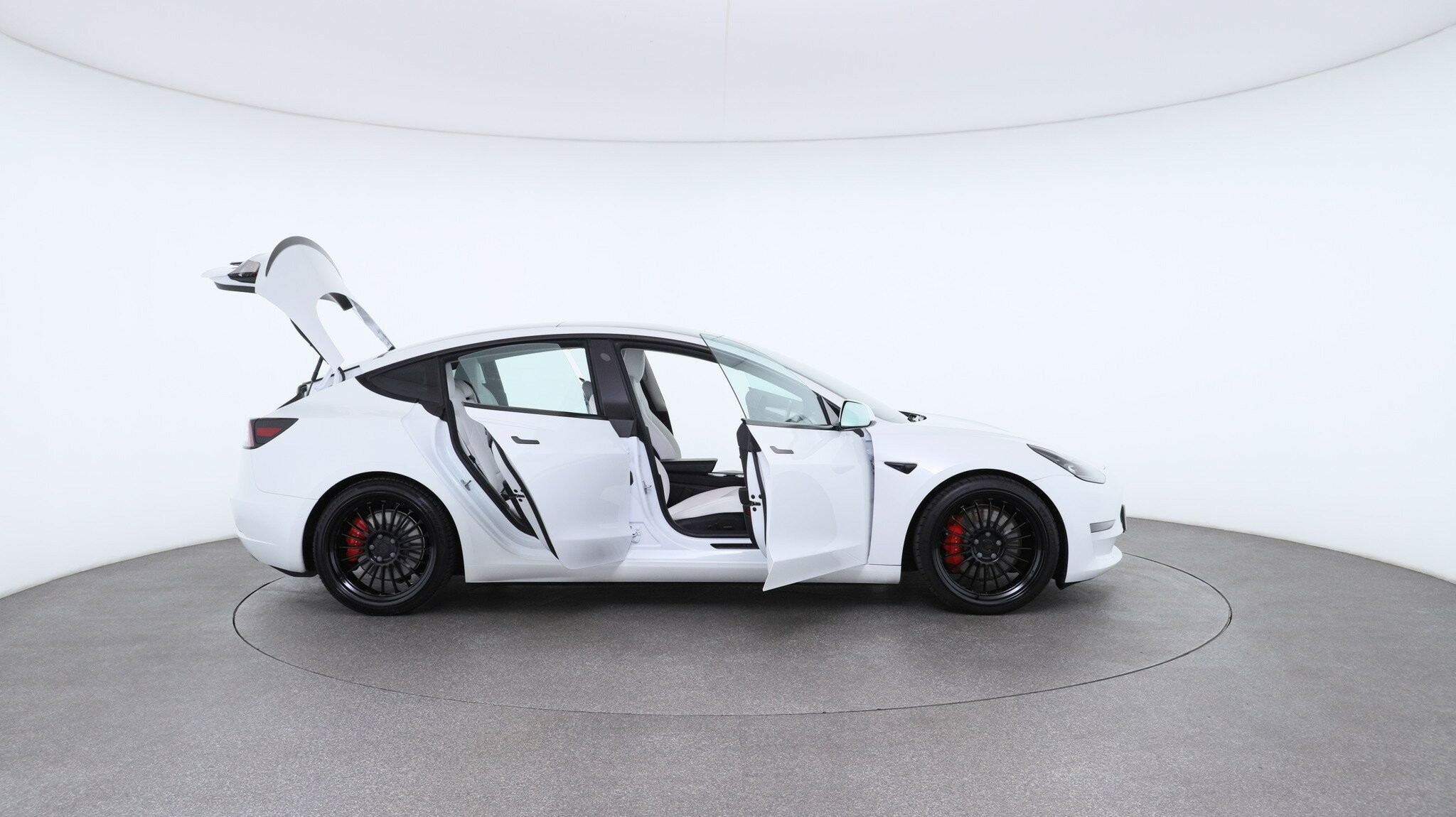 Tesla Model 3 image 4