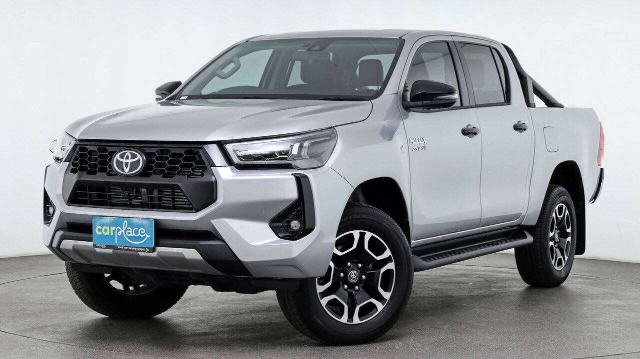 Toyota Hilux image 2