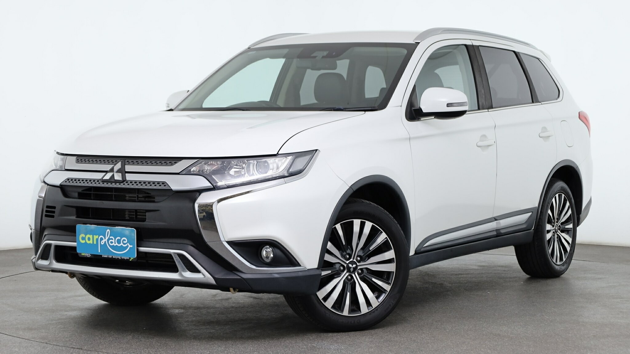 Mitsubishi Outlander image 1