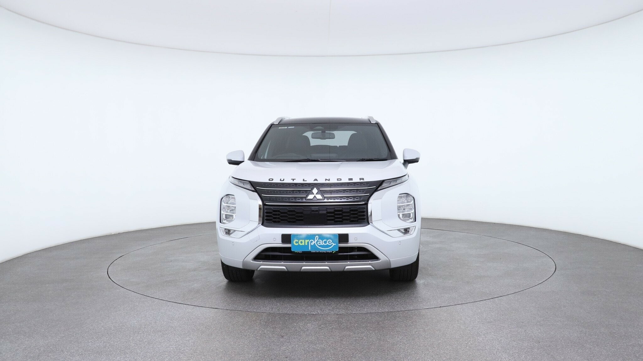 Mitsubishi Outlander image 2