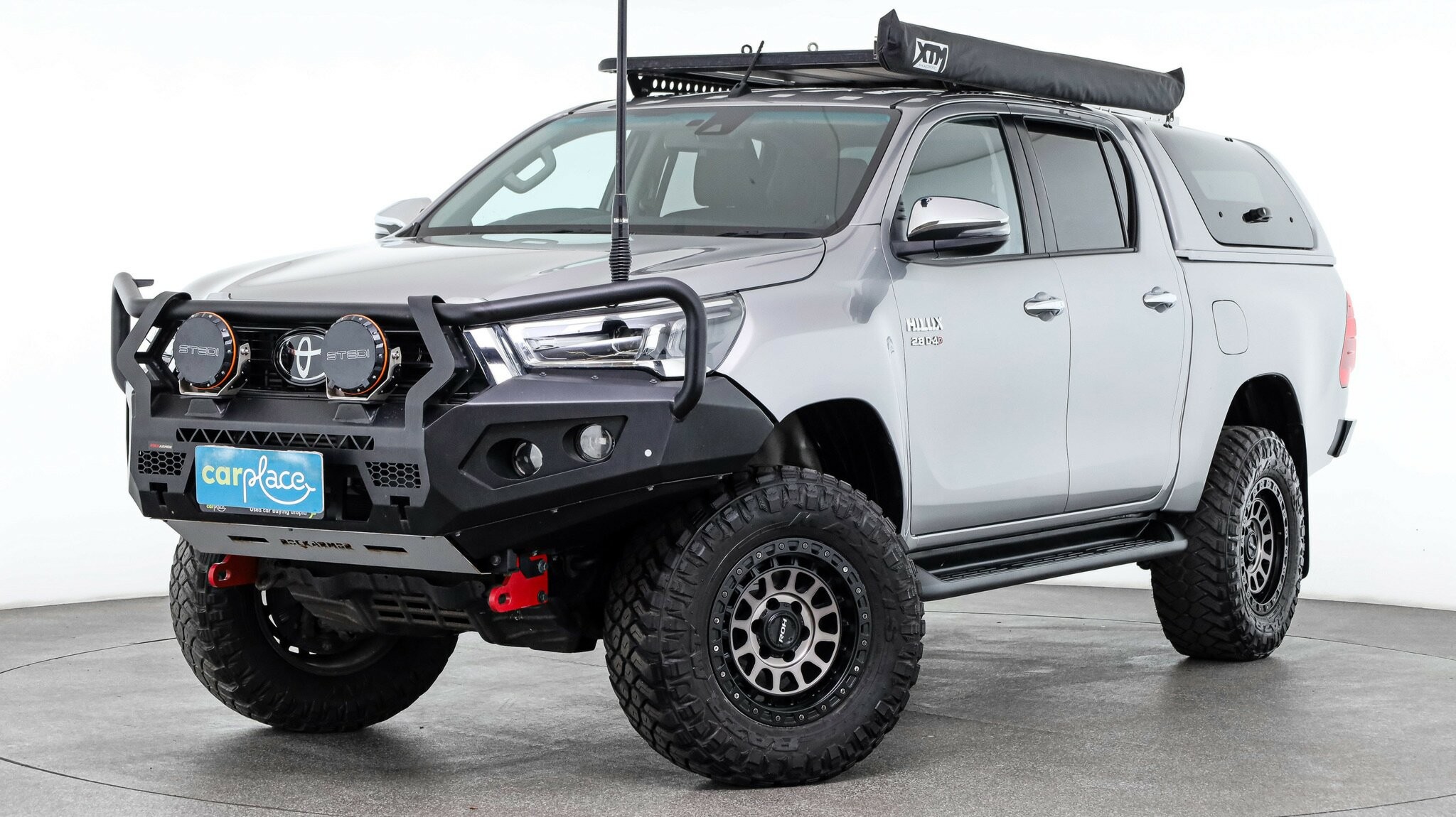 Toyota Hilux image 2