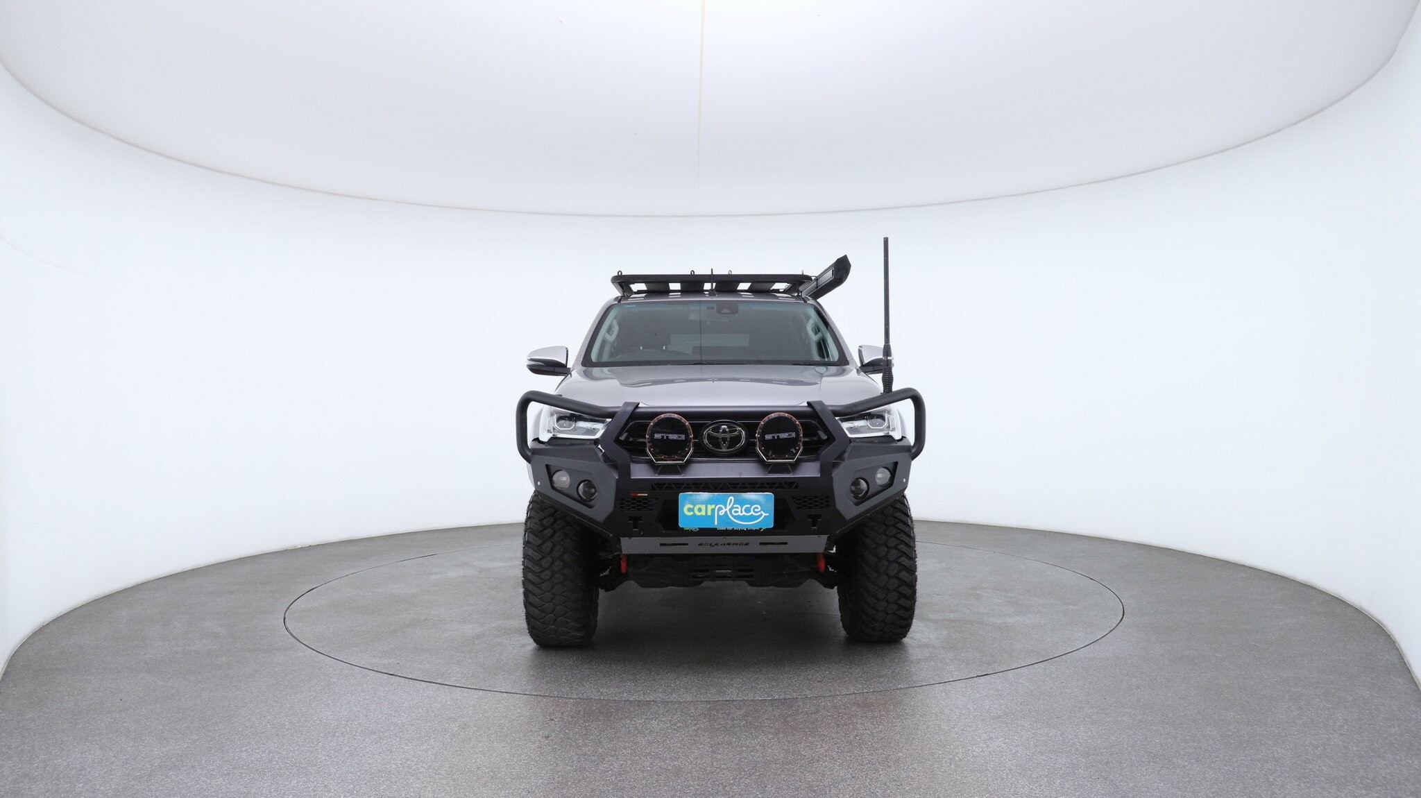 Toyota Hilux image 3