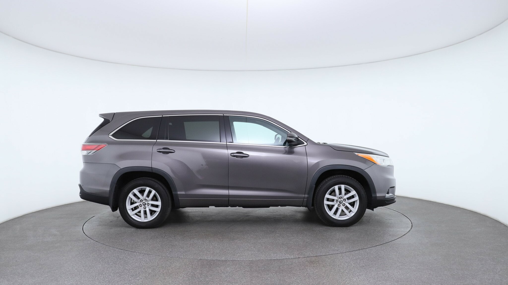 Toyota Kluger image 3