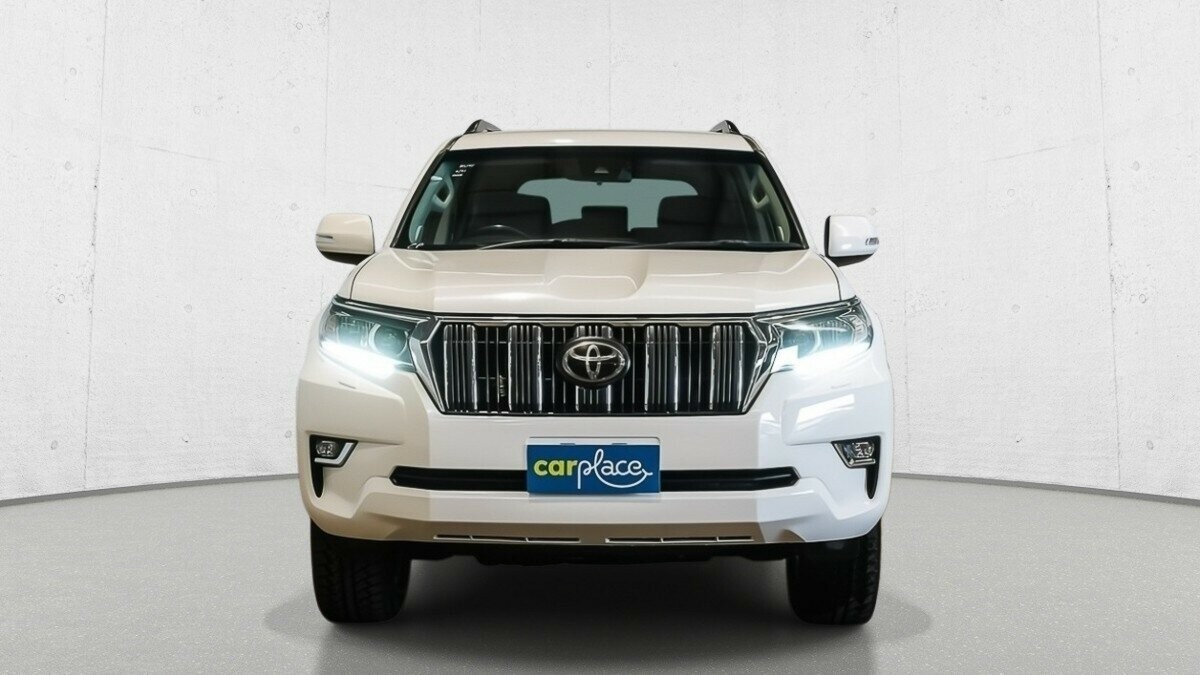 Toyota Landcruiser Prado image 3