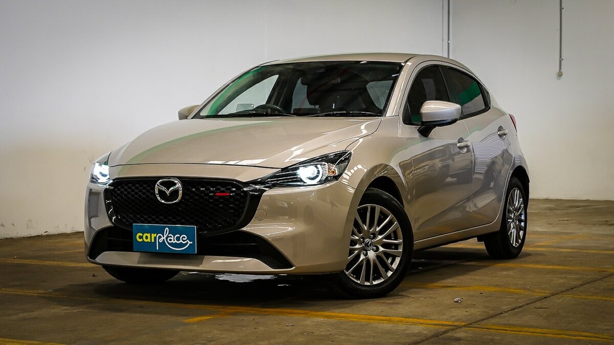 Mazda 2 image 2