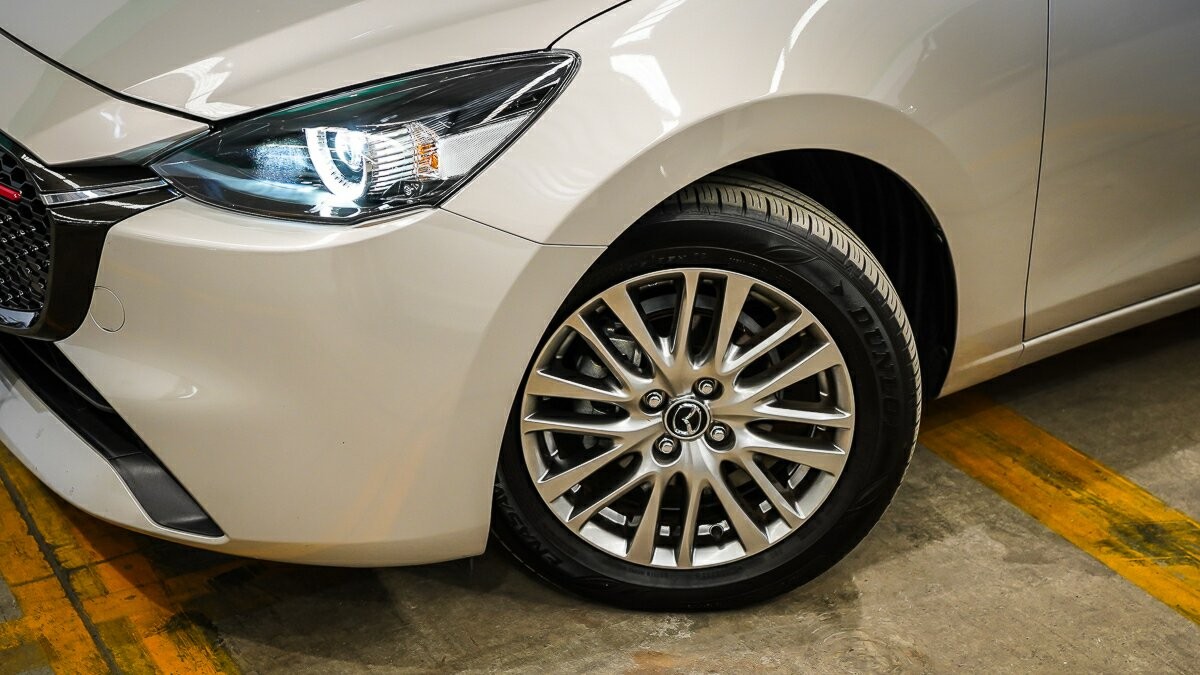 Mazda 2 image 3