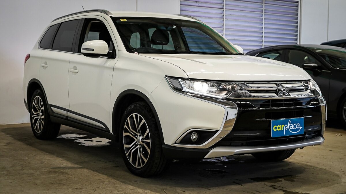 Mitsubishi Outlander image 3