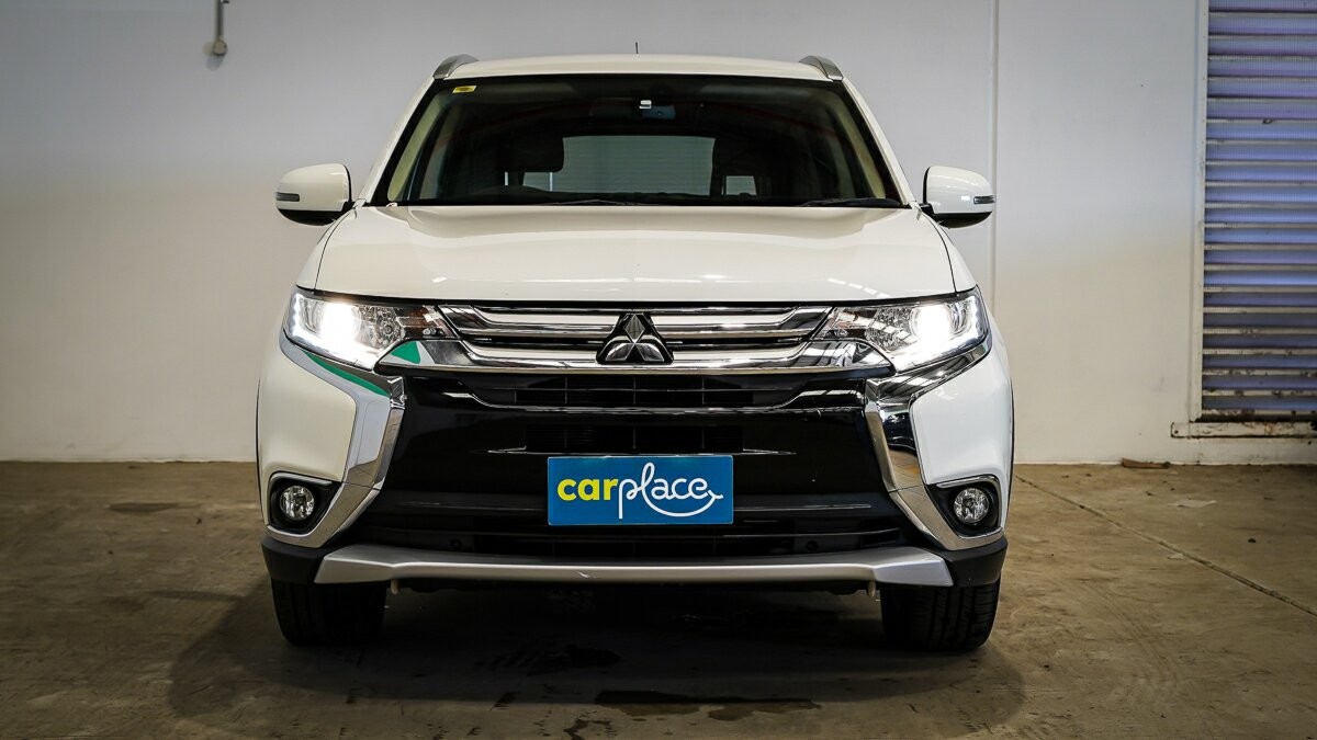 Mitsubishi Outlander image 4