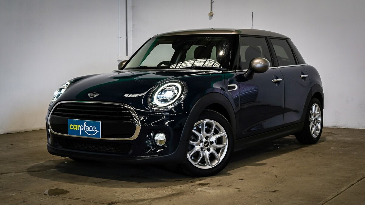 Mini Hatch image 1