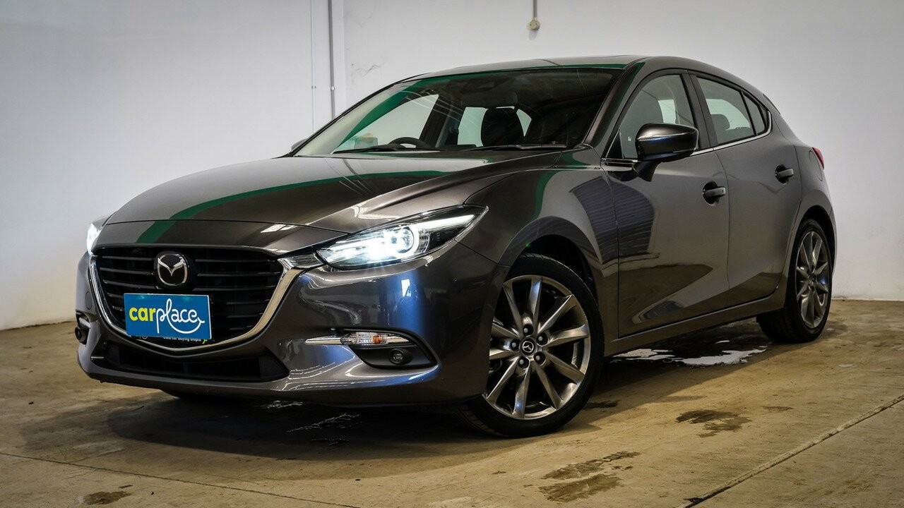 Mazda 3 image 1